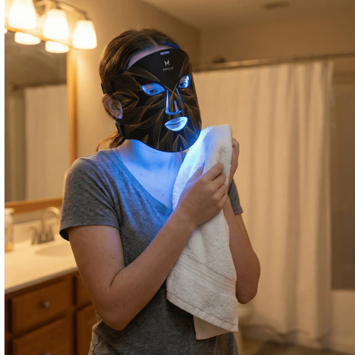 Can Red Light Therapy Help Eczema and Sensitive Skin? - Mvolo