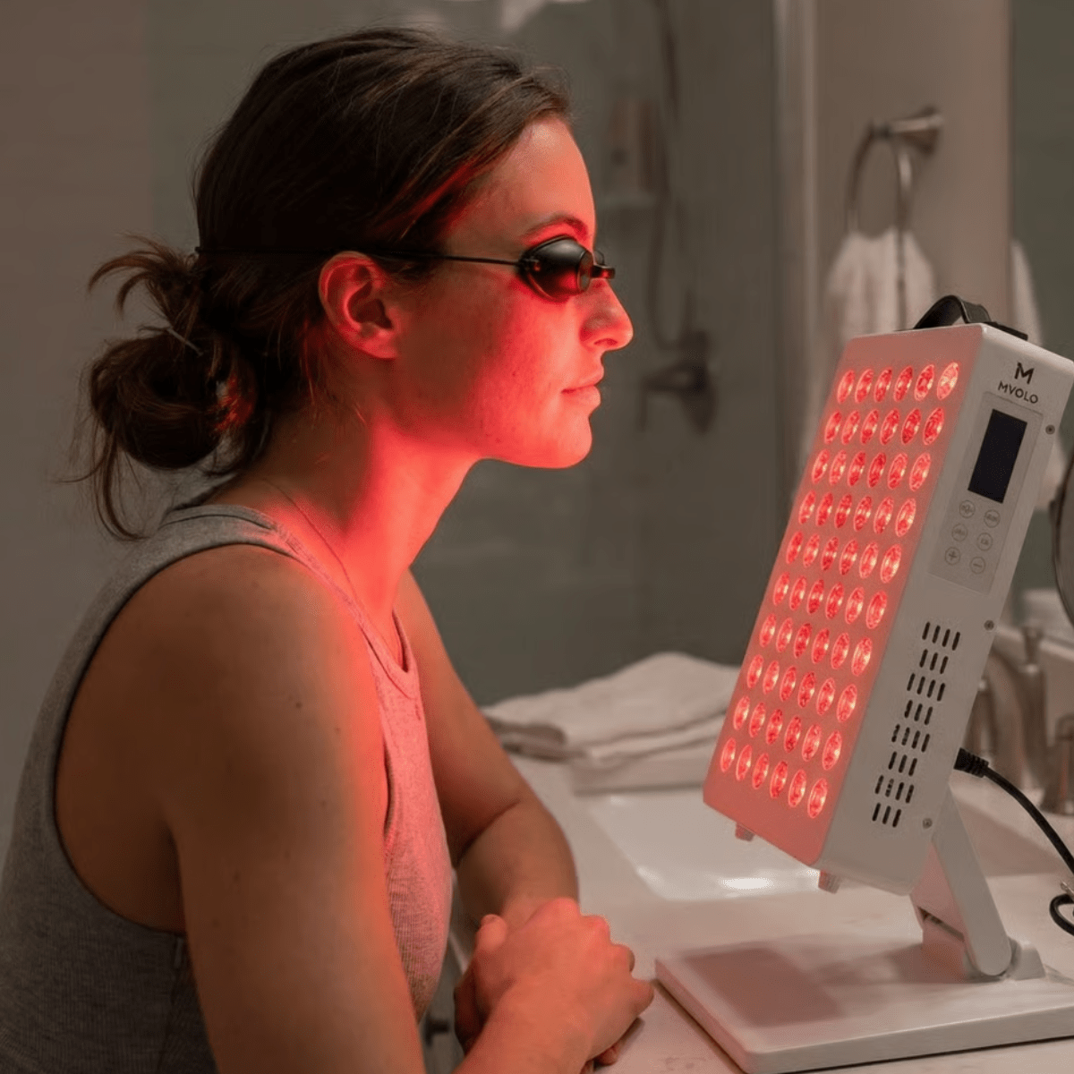 Enhancing Cell Regeneration with Red Light Therapy: Unlocking the Secret to Youthful Skin - Mvolo